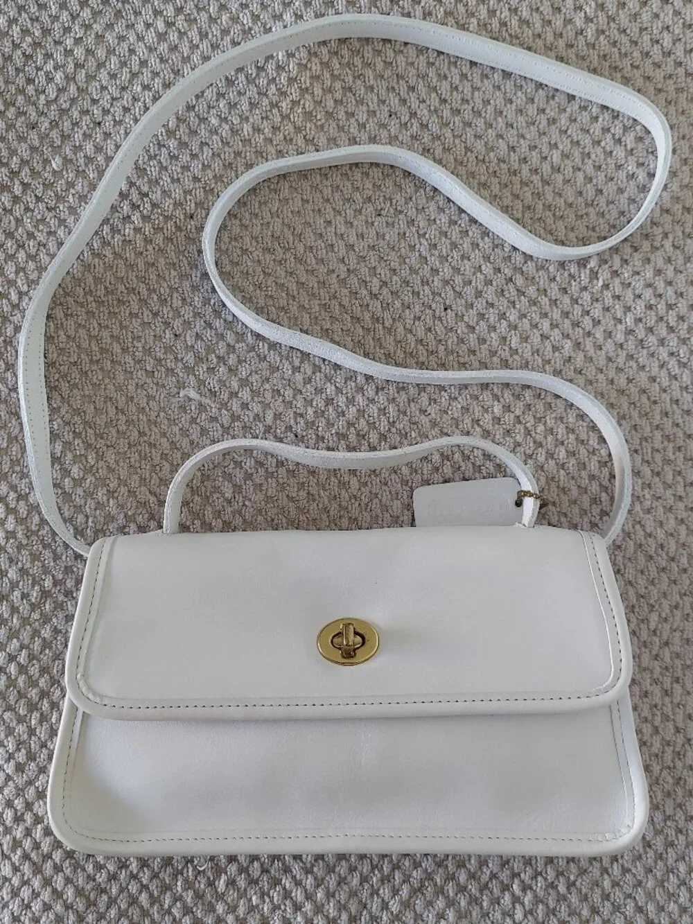 90s Vintage Coach Geometric White Clutch (Style 9044)